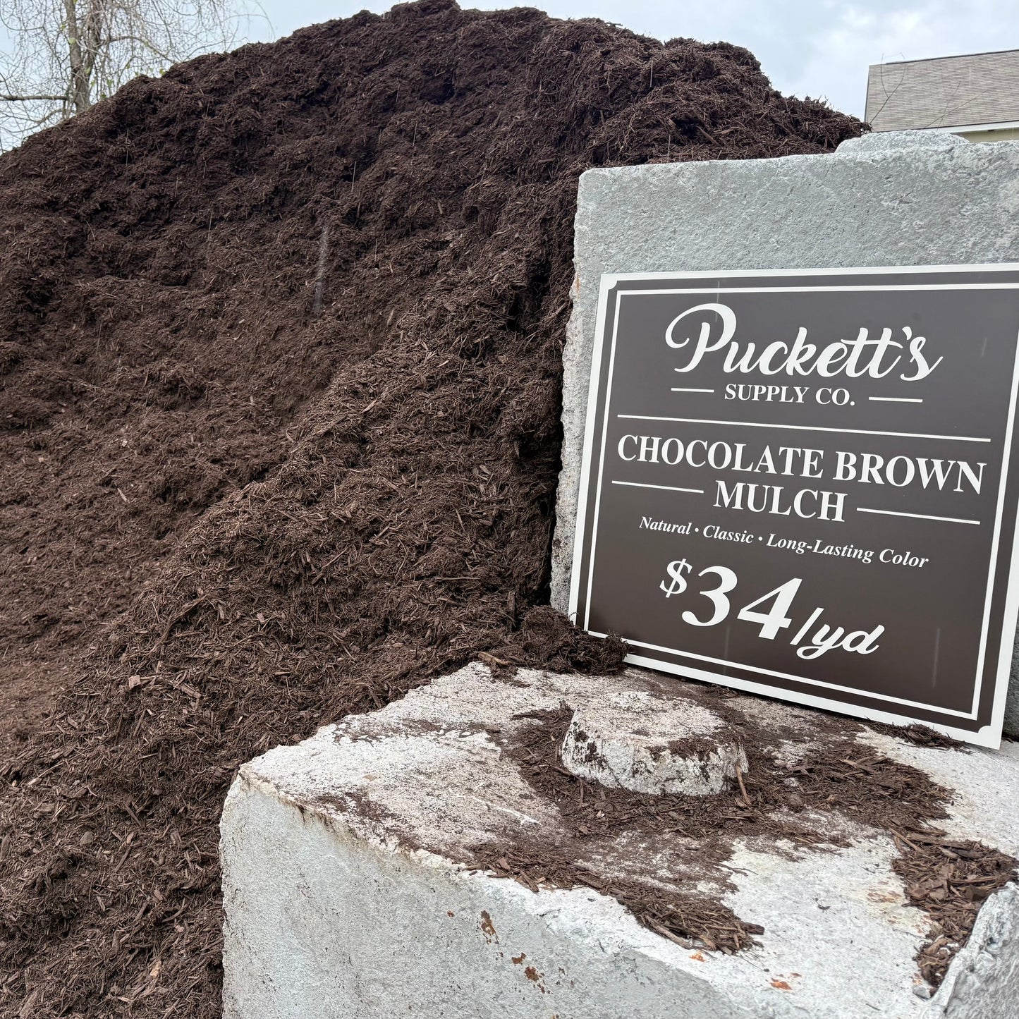 Chocolate Brown Mulch